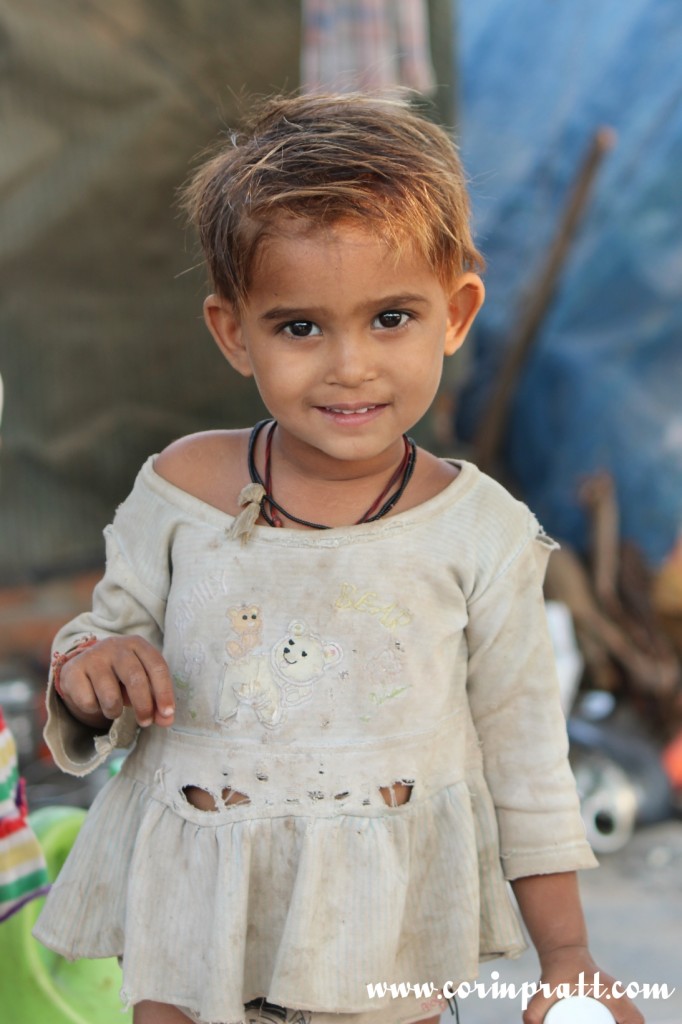Little girl, New Delhi, road